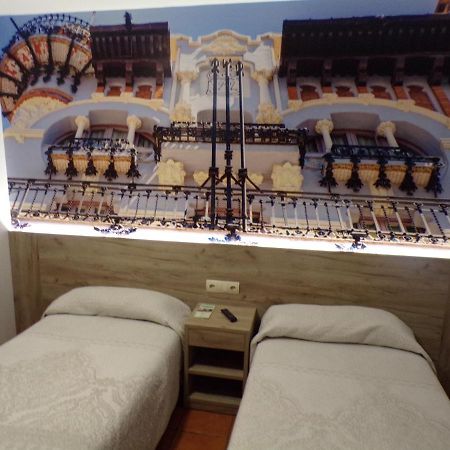 Hostal Serruchi Teruel Zewnętrze zdjęcie