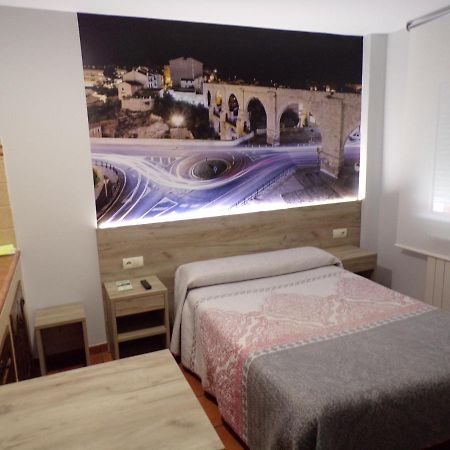 Hostal Serruchi Teruel Zewnętrze zdjęcie
