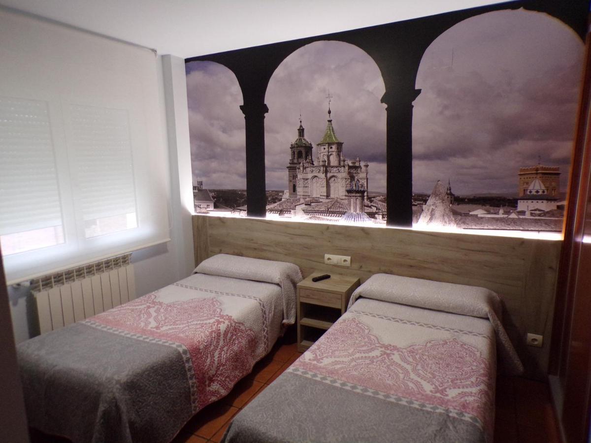 Hostal Serruchi Teruel Zewnętrze zdjęcie