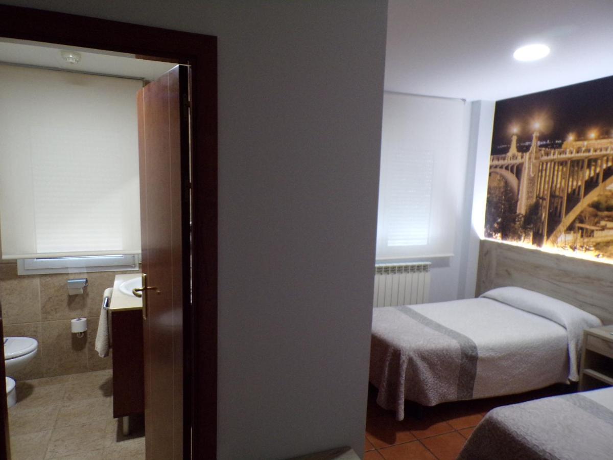 Hostal Serruchi Teruel Zewnętrze zdjęcie