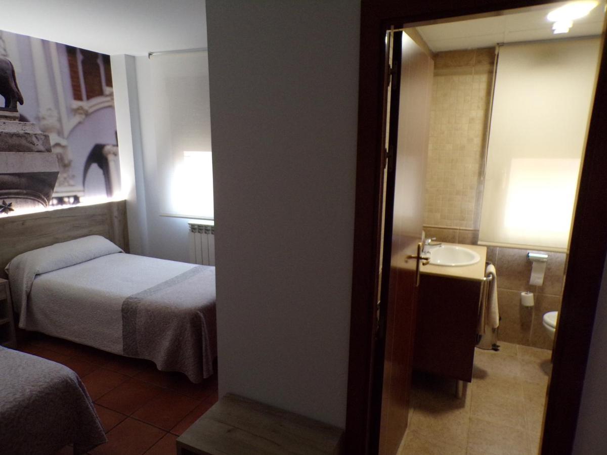 Hostal Serruchi Teruel Zewnętrze zdjęcie