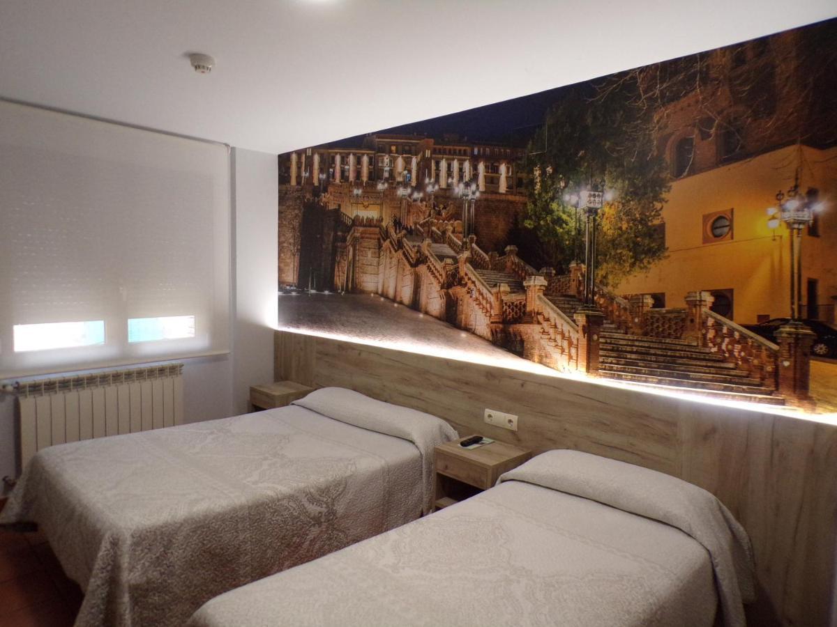 Hostal Serruchi Teruel Zewnętrze zdjęcie